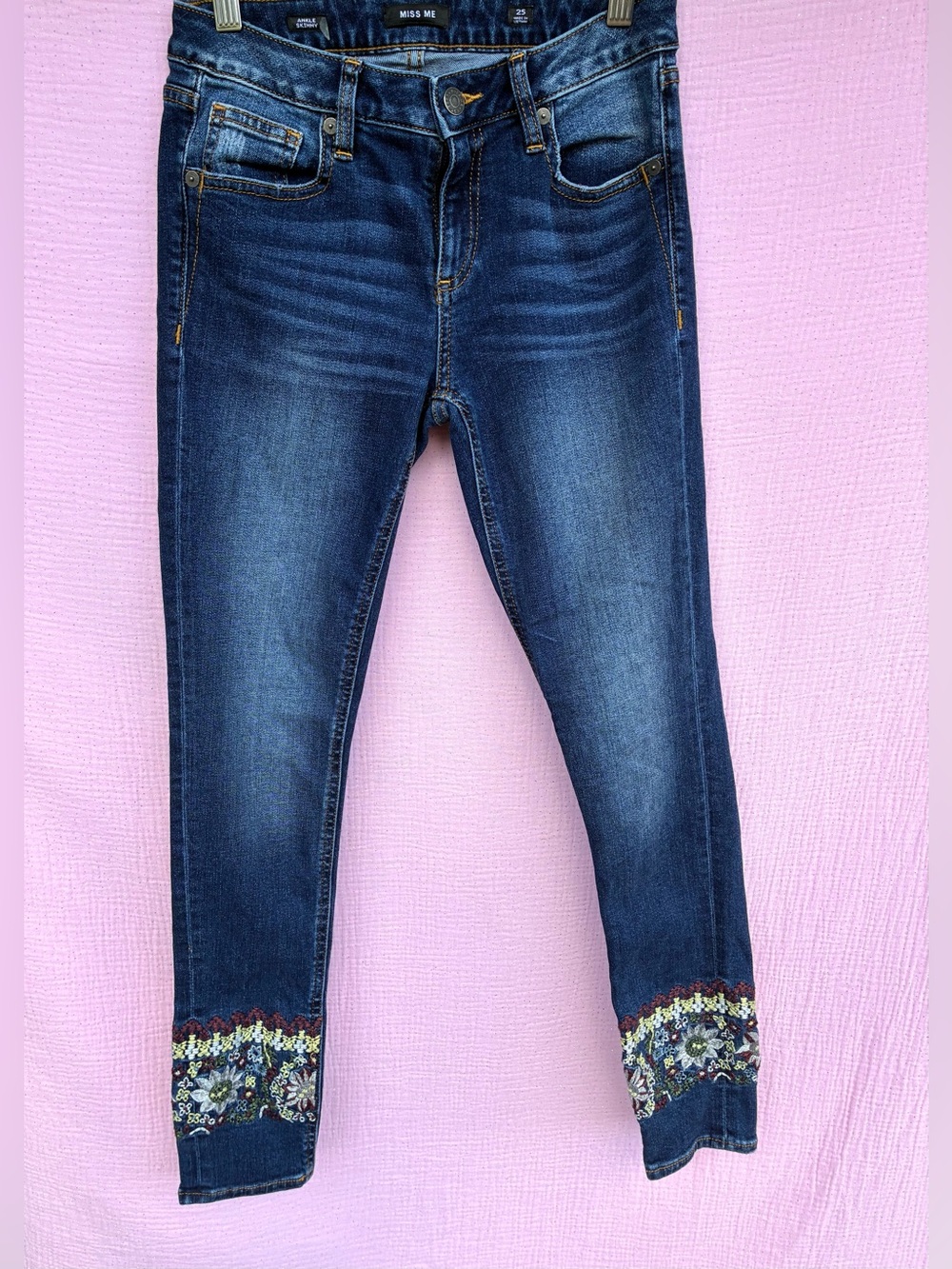 Miss Me Ankle Skinny Jeans - Size 25 - Embroidered Hem